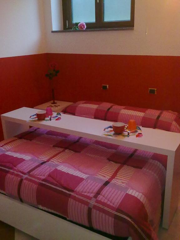 Affittacamere Valchiavenna - Foresteria Lombarda Con Parcheggio Privato Sul Posto! Apprezzata Gestione Familiare Dal 2012, Qualita-Prezzo Top! "Guest-House With Private Parking On Site! Appreciated Family Management Since 2012, Quality-Price Top!" الغرفة الصورة