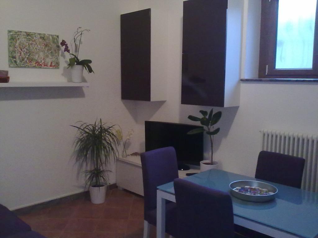 Affittacamere Valchiavenna - Foresteria Lombarda Con Parcheggio Privato Sul Posto! Apprezzata Gestione Familiare Dal 2012, Qualita-Prezzo Top! "Guest-House With Private Parking On Site! Appreciated Family Management Since 2012, Quality-Price Top!" الغرفة الصورة