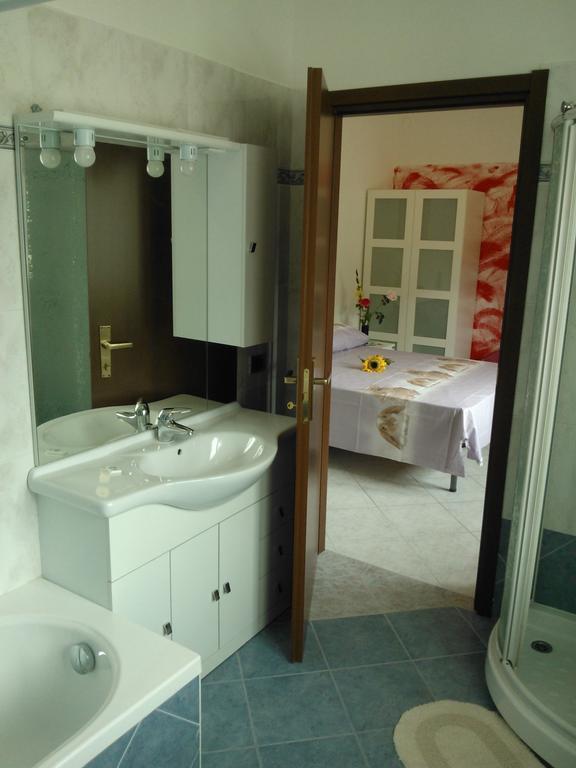 Affittacamere Valchiavenna - Foresteria Lombarda Con Parcheggio Privato Sul Posto! Apprezzata Gestione Familiare Dal 2012, Qualita-Prezzo Top! "Guest-House With Private Parking On Site! Appreciated Family Management Since 2012, Quality-Price Top!" الغرفة الصورة
