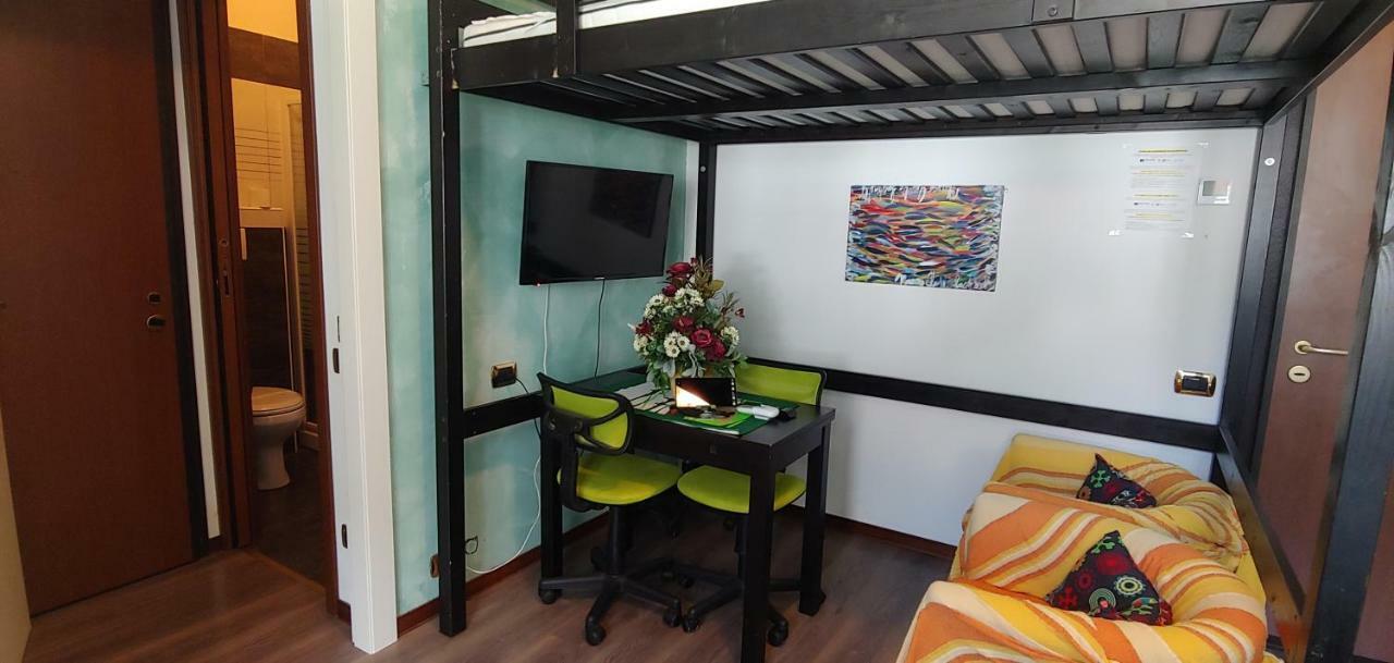 Affittacamere Valchiavenna - Foresteria Lombarda Con Parcheggio Privato Sul Posto! Apprezzata Gestione Familiare Dal 2012, Qualita-Prezzo Top! "Guest-House With Private Parking On Site! Appreciated Family Management Since 2012, Quality-Price Top!" المظهر الخارجي الصورة